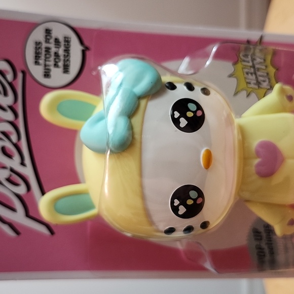 BNIP Funko x Sanrio Hello Kitty as Easter Bunny Popsies - Picture 3 of 7